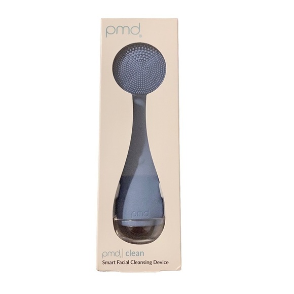 ✨ Host Pick! ✨ PMD Clean Smart Facial Cleansing Device - Picture 7 of 7